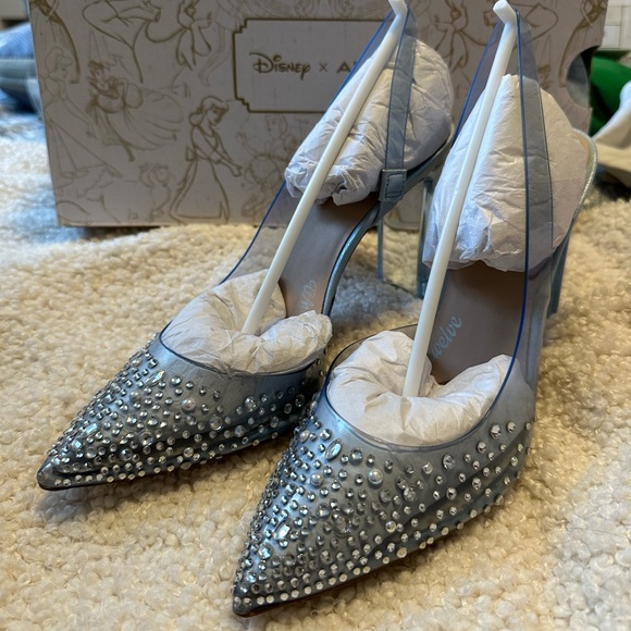 Disney x Aldo heels - Picture 5 of 7